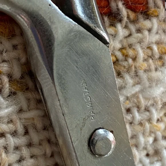 Vintage Scissors (4 Pairs) - Picture 3 of 10